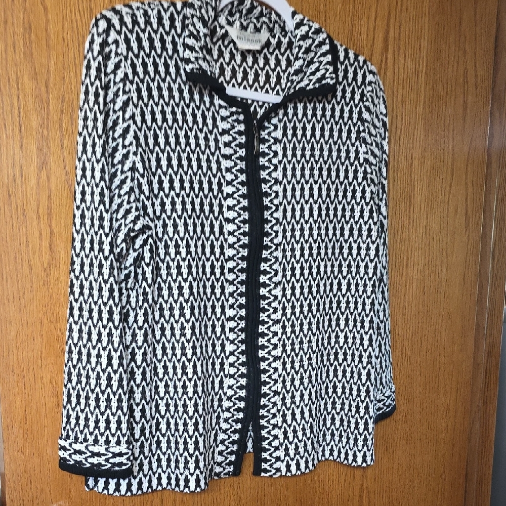 Misook Black and White Patterned Blazer